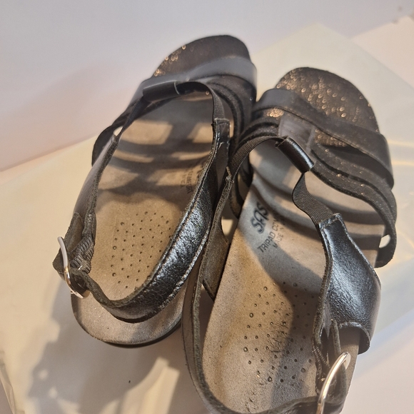 SAS Tripad Slingback Black Leather Women's Sandals with Heart Detail. Size 7 M - Picture 9 of 12